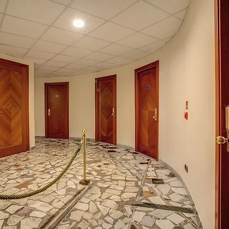 Отель Giotto 3*